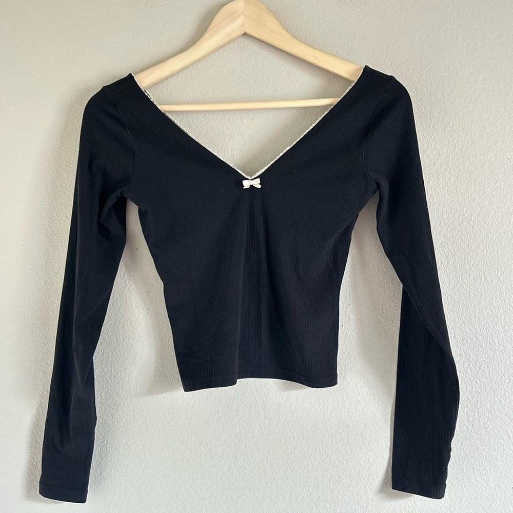 Aerie black long sleeve top with white bow detail. Size: XS MC2-7